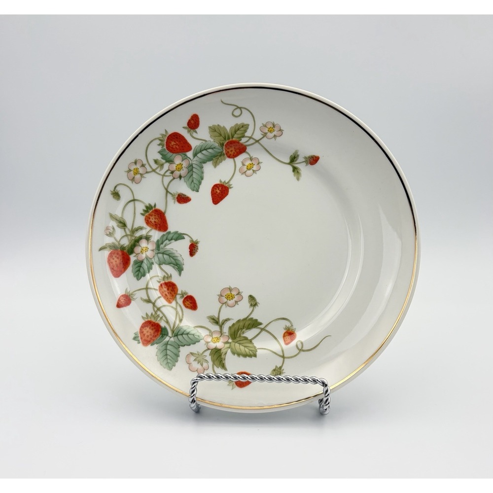 Vintage 1978 Avon Strawberry Porcelain Salad Dessert Plate 22K Gold Trim Cottage